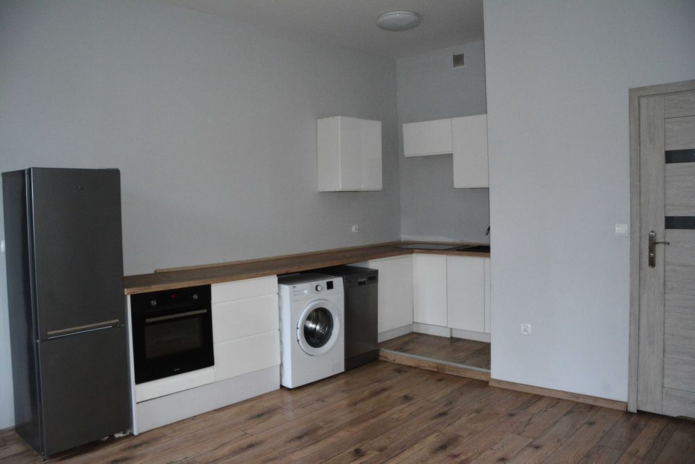 Bez prowizji. Do wynajęcia 2 pokojowe mieszkanie w Centrum Sosnowca z miejscem postojowym na terenie zamkniętym w cenie.