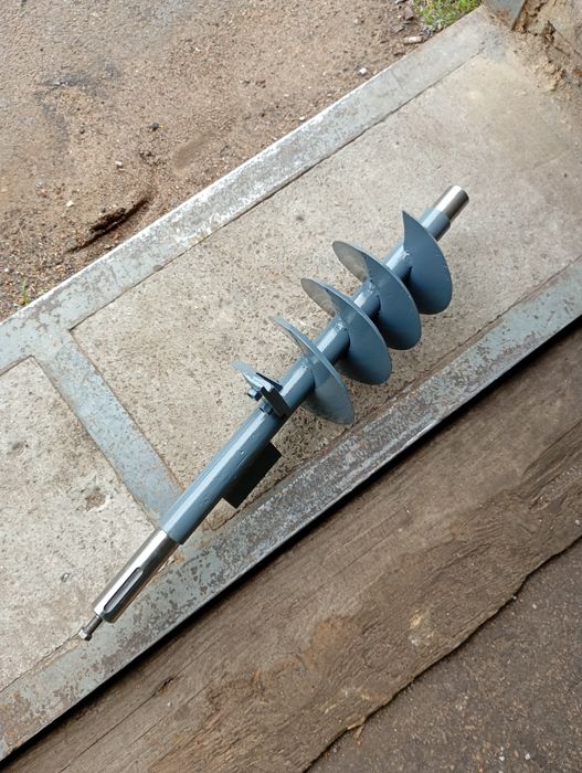 Щепоріз подрібнювач гілок шнек