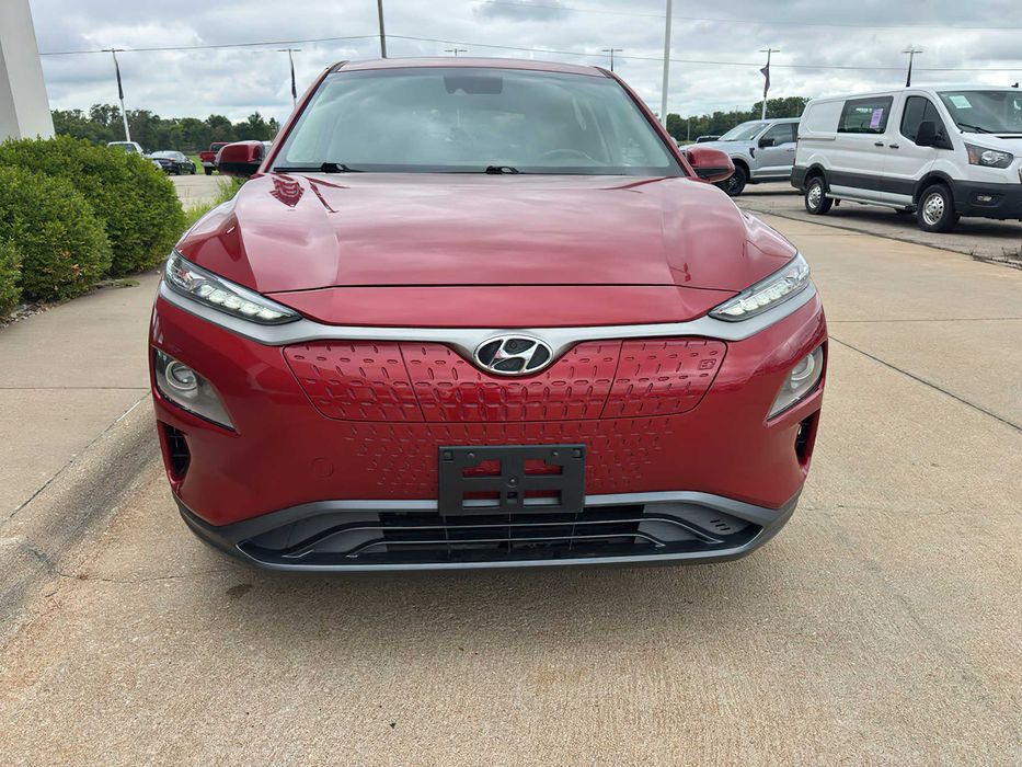 Hyundai Kona EV      2021