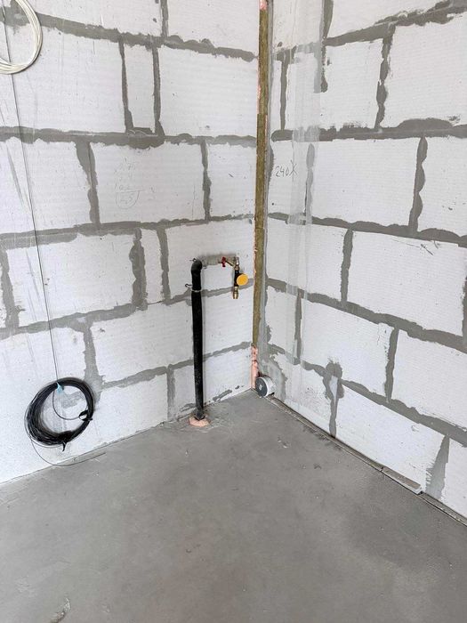 Продаж спеціального приміщення на вул. Січеславська Набережна 53А,