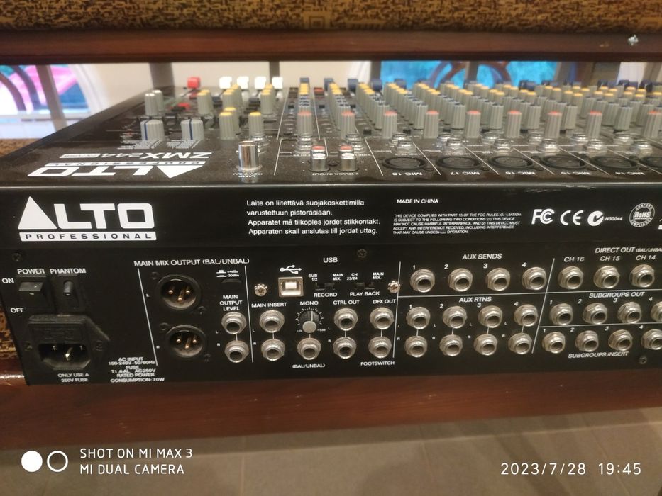 Микшерный пульт Alto Professional zmx 244