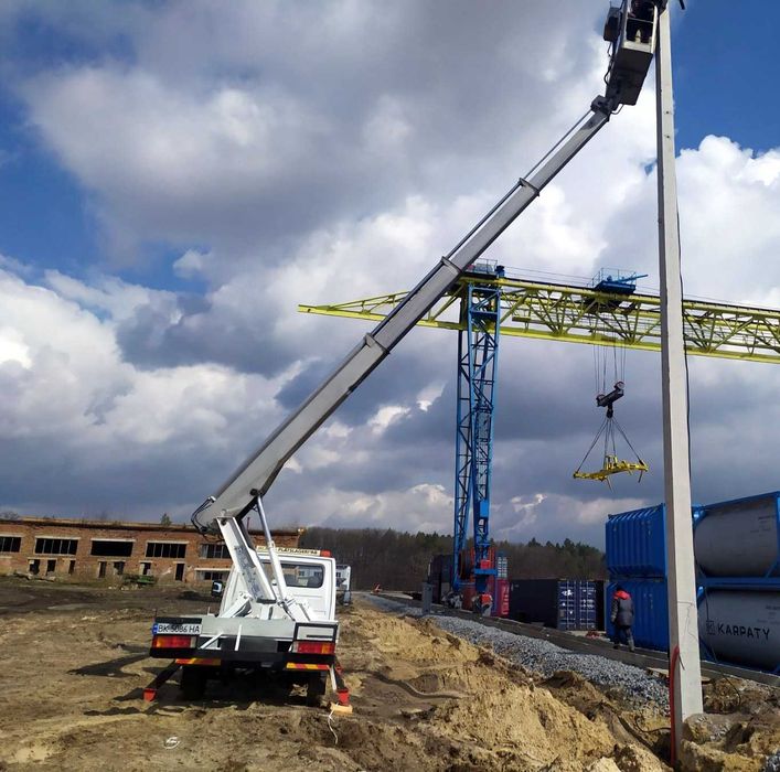 Послуги, оренда автовишки 14-20 м / Услуги, аренда автовышки автовишка