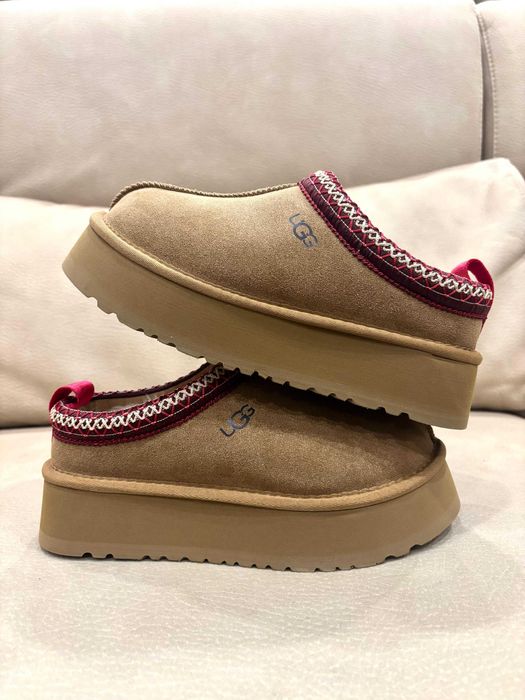 UGG Tazz Plataforma Botas / Pantufas