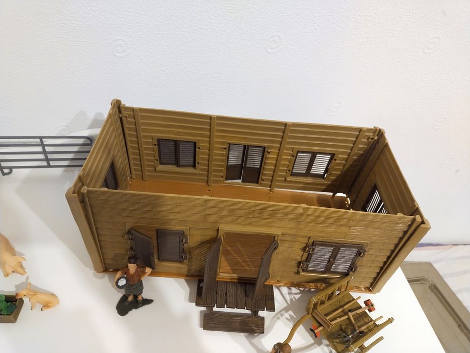 Будинок , хижина , ферма Model series похоже на Schleich