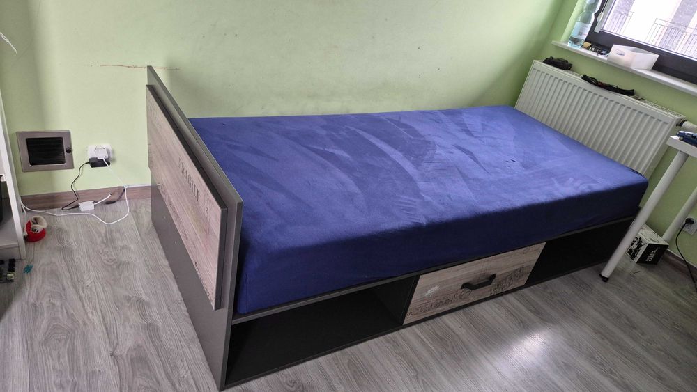 Łóżko z materacem 90x200
