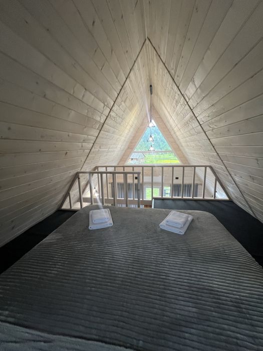 Оренда котедж з чаном в Карпатах у стилі А-фрейм