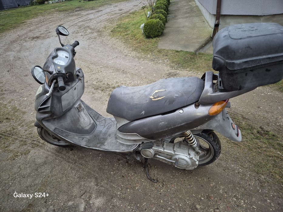 Skuter Daelim 125Witam w ofercie jest skuter dla elim 125 też przywieziony z Niemiec skuter compresję ma ale nie odpala sprzedaje jako uszkodzone
