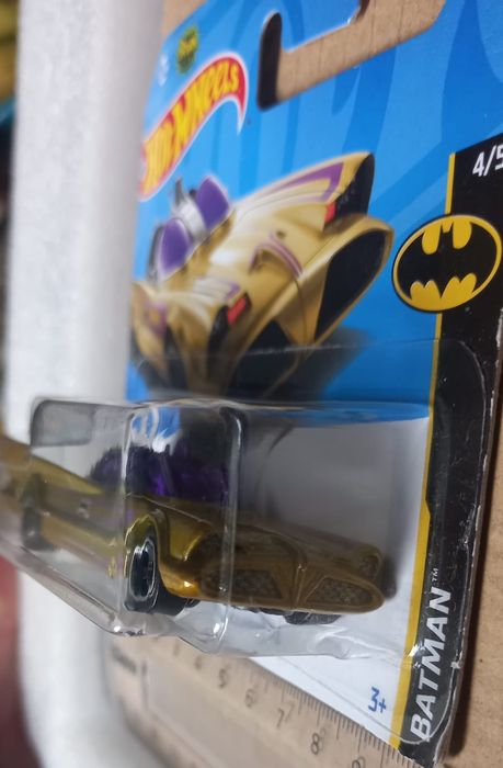 Tv series batmobile hot wheels