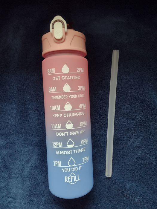 Bidon ze słomką 900ml