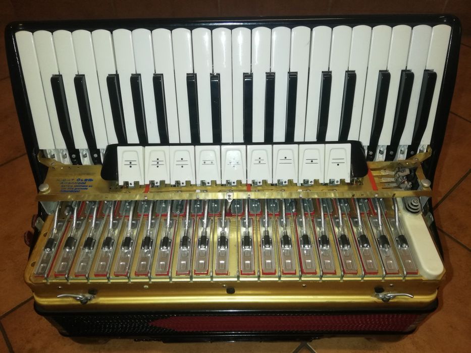 Akordeon hohner lucia IVP 96 B Piaski • OLX.pl