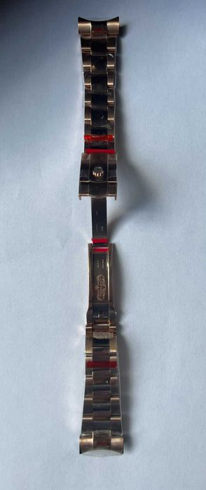 Bransoleta do zegarka Rolex Oyster wykonana jest ze stali 904L