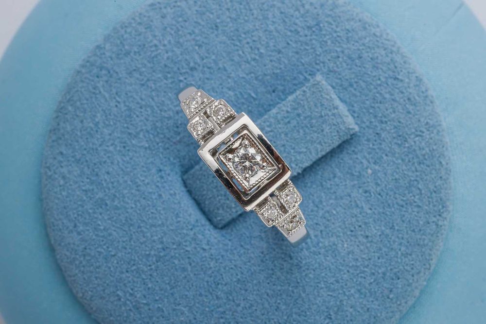 Złoty pierścionek z diamentami (5816)