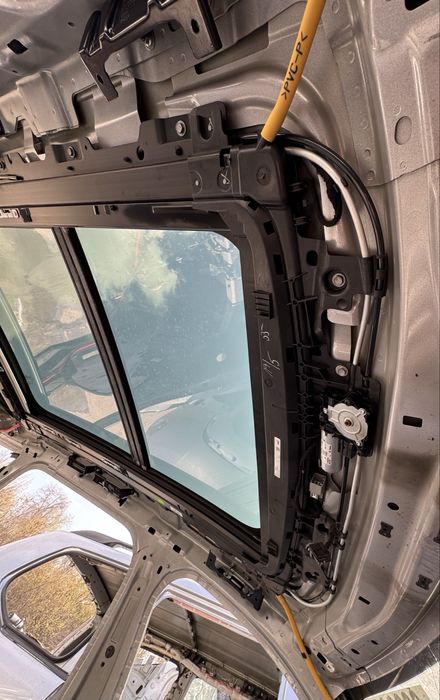 Панорама Volvo XC90 2016+. Стёкла или в сборе