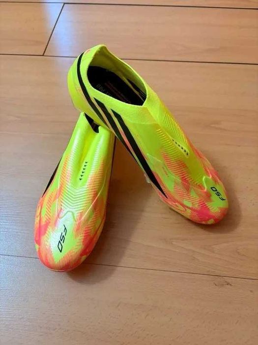 Chuteiras novas Adidas F50 Hyperfast Elite MG número 40