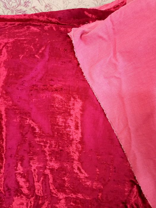 Відріз тканини плюш