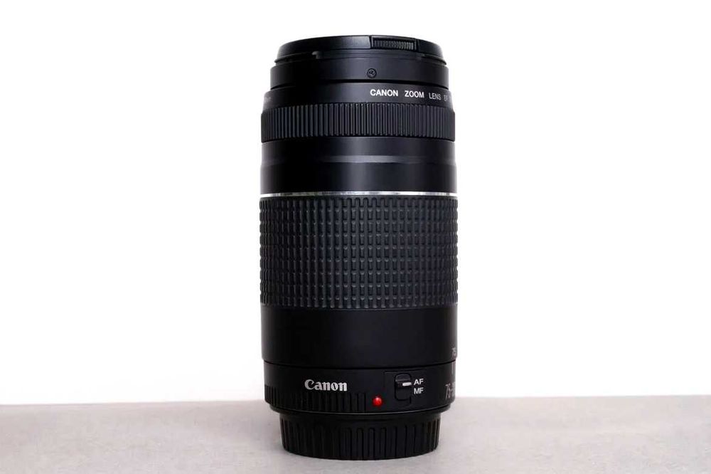 Об’єктив Canon EF 75-300mm f/4-5.6 III