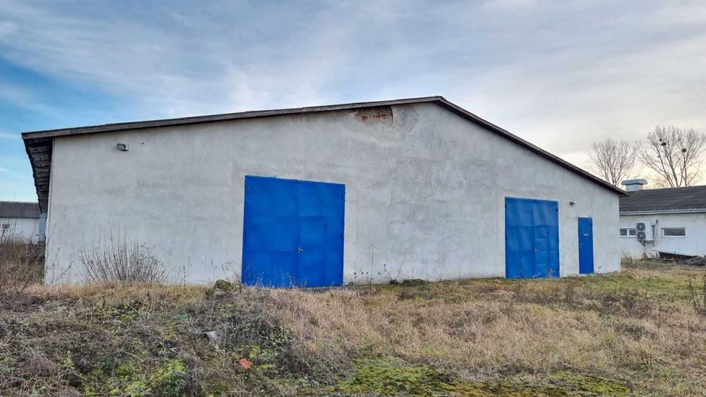 Оренда склад 1836 + 620 кв.м   с.Вікторів