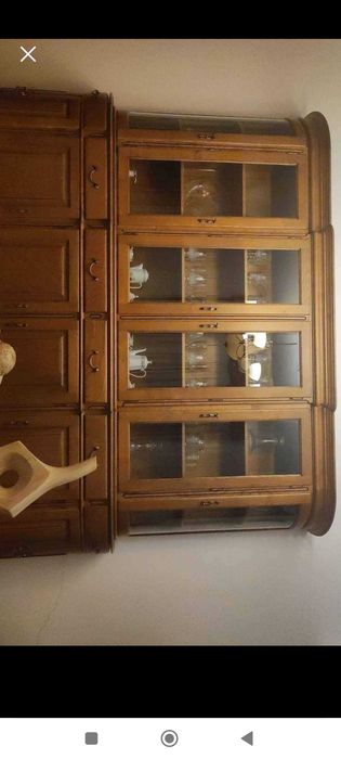 Móvel de cerejeira em ótimo estado