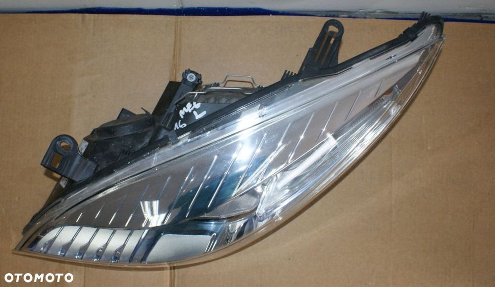 Lampa lewa prawa reflektor Renault Megane stan bdb 2008-2012