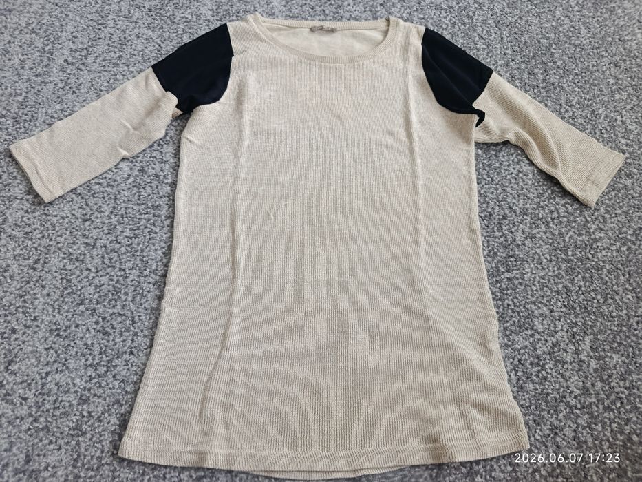 Sweter.          .