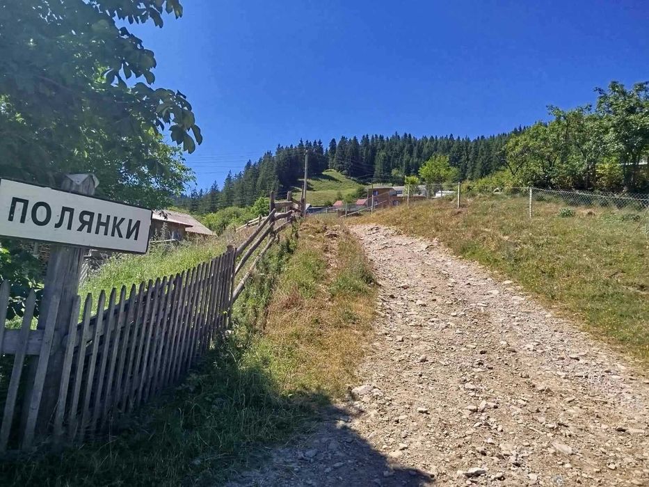 Будиночок в Карпатах, урочище Полянки з великою земельною ділянкою