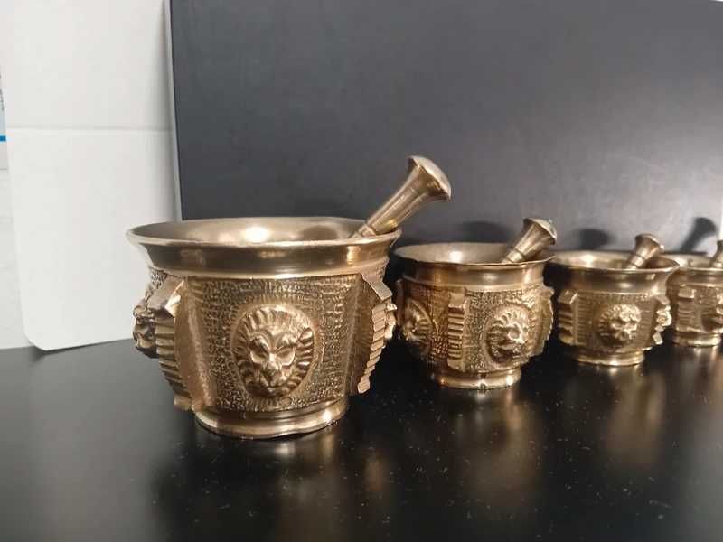 Conjunto de Almofarizes em Latão Decorativos