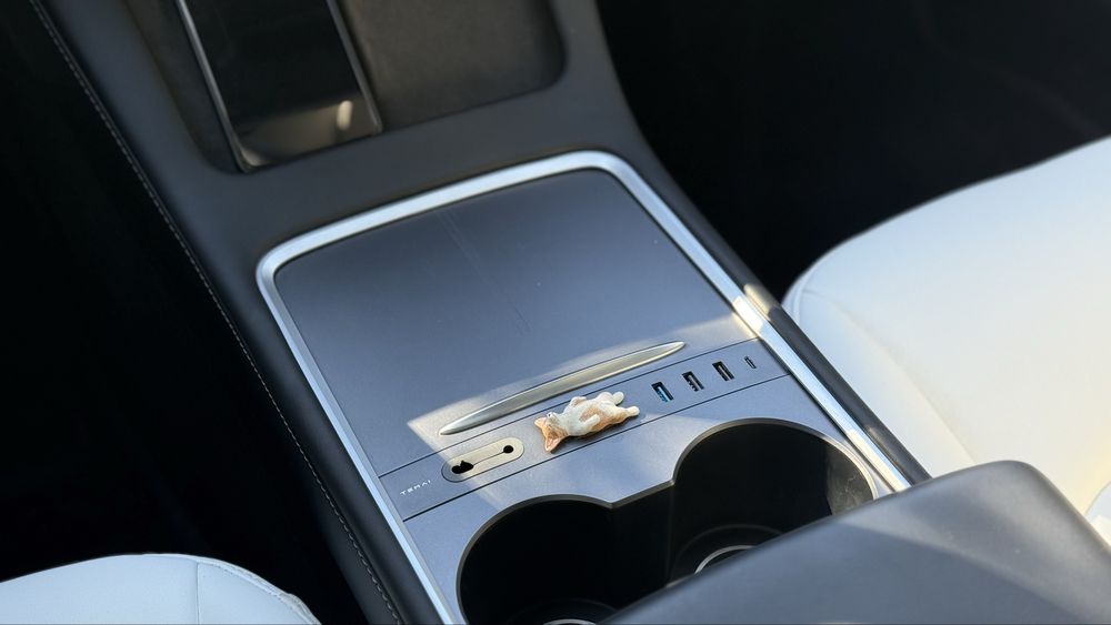 Продам Tesla Model 3