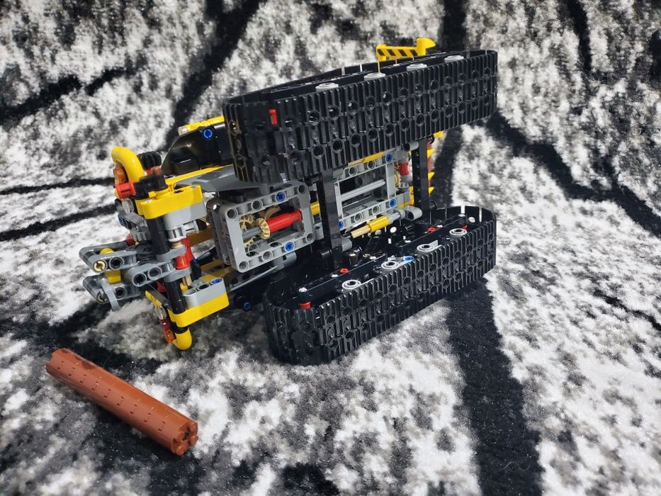 Lego Technic 42094 Koparka Gąsienicowa do Drewna