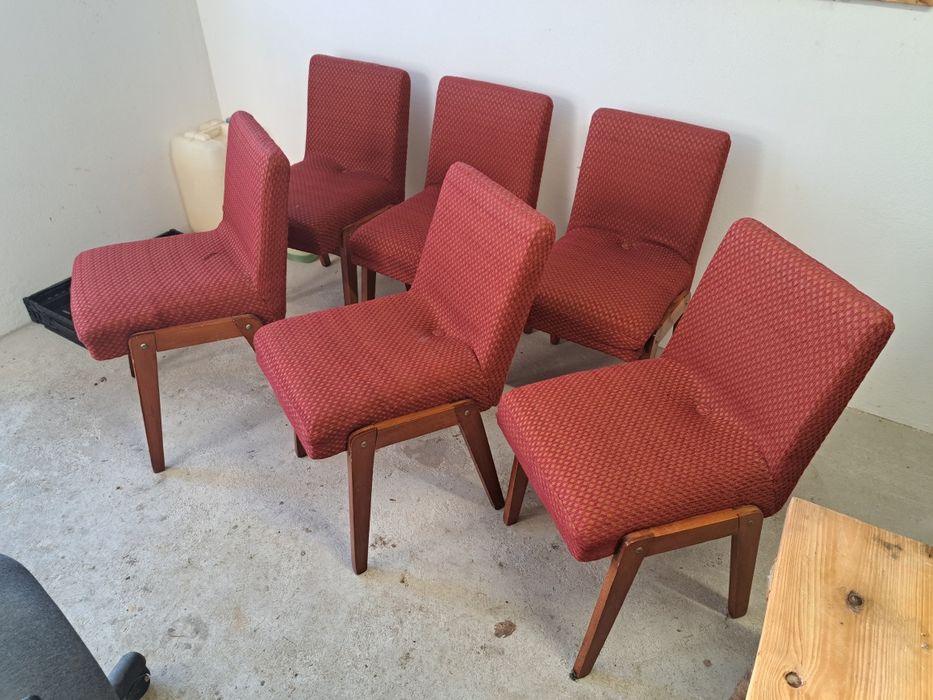 Krzesła drewniane , stare krzesla , krzesła,  prl, antyki , starocie