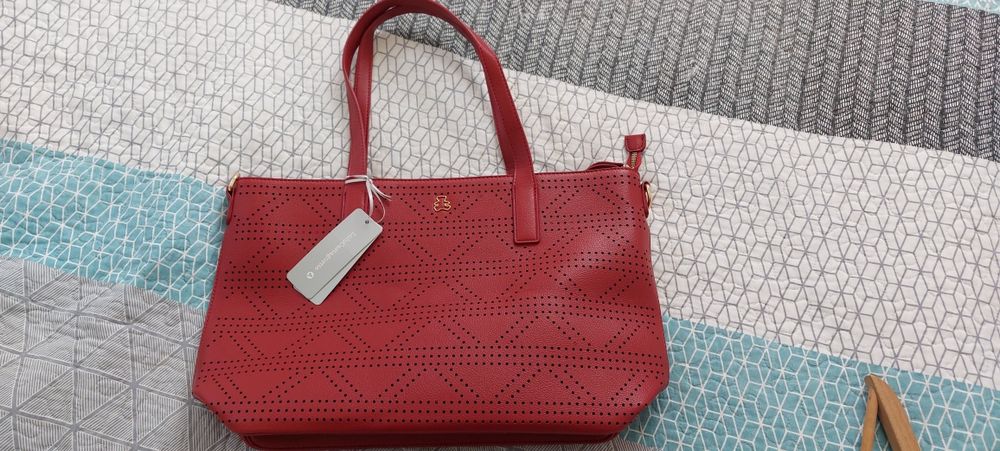 Mala grande vermelha da Lulu Castagnette