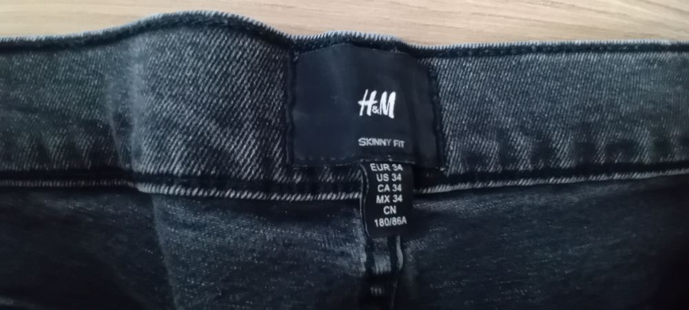 Spodnie z dziurami H&M