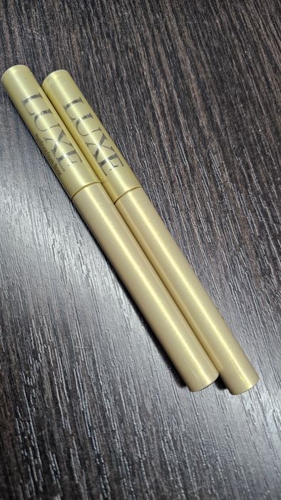 Avon - Eyeliner do kresek do oczu