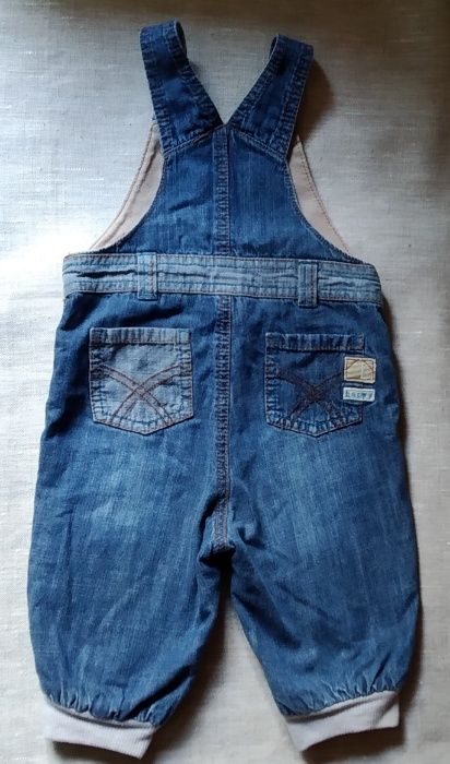 Фирменный джинсовый комбинезон Next на 6-9 мес., 68-80р.