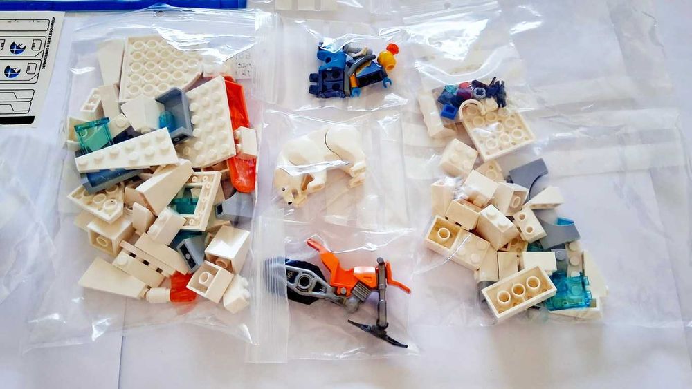 Lego City 60194 Arctic Scout Truck em peças novas semi montado