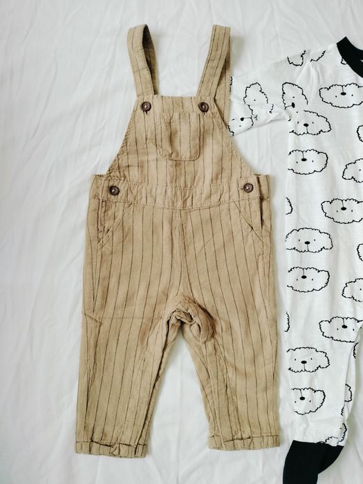 Conjunto jardineiras pijama e macacão • 6/9 meses