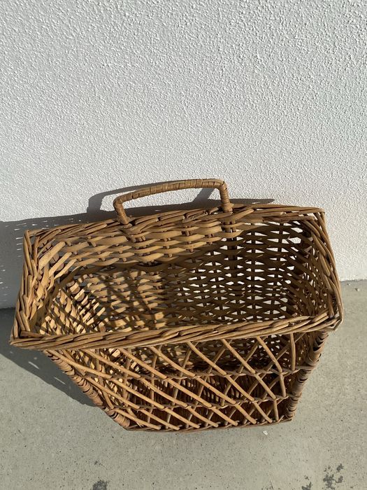 Livreiro de parede em vime