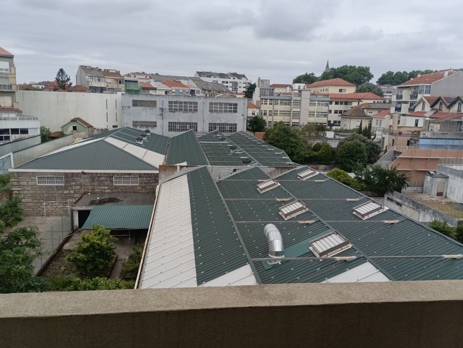 Aluguer de quarto com varanda