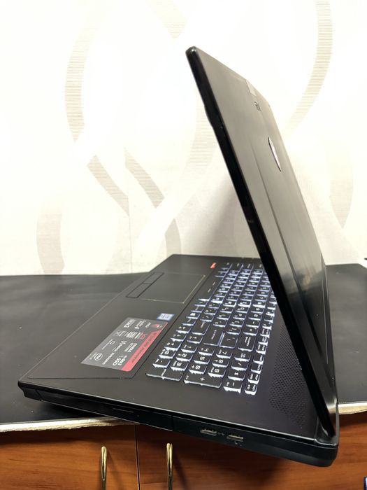 Ігровий ноутбук MSI Dominator 17,3” FHD IPS i7-6700HQ/16/512/GTX1060