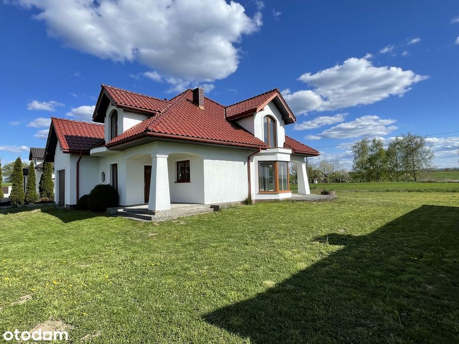 Sprzedam dom z garażem 5 km od Krakowa Wołowice,  działka 9,26 ar.