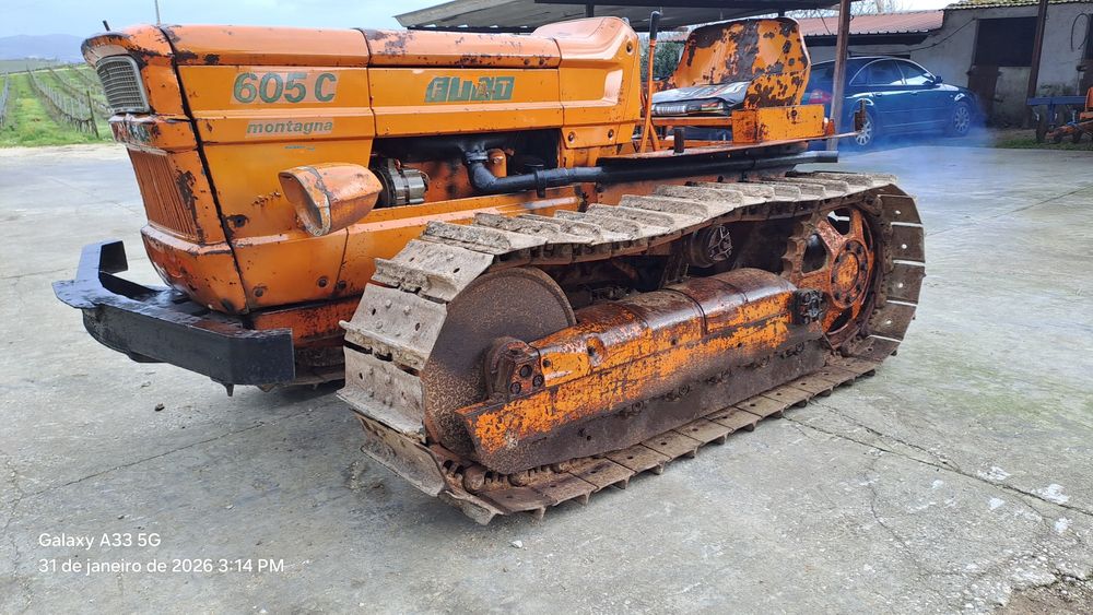 Trator rastos fiat 605C