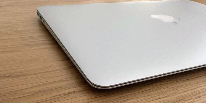 MacBook Air 13" Sequoia