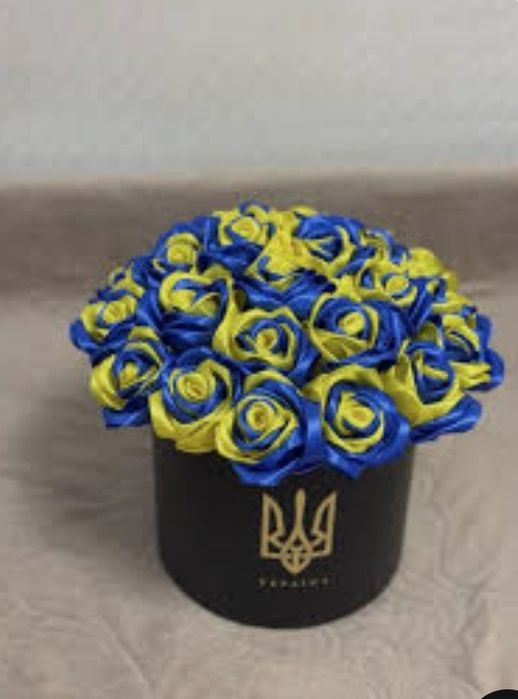 Троянди із атласної стрічки