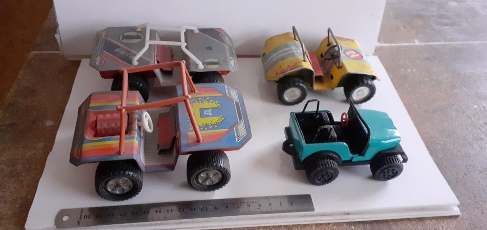 Машинки каталки.