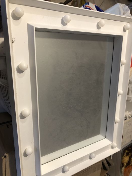 Lustro z led 50x40