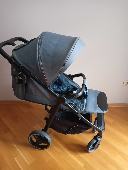 Прогулянкова коляска Carrello Bravo