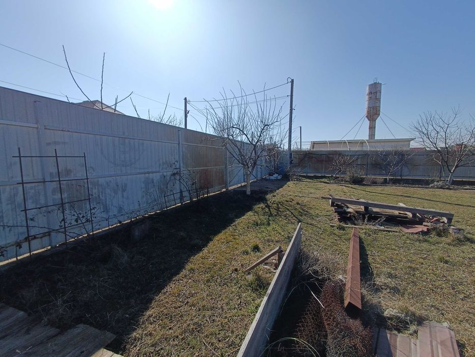 Продам ділянку з дачним будинком с.Санжійка