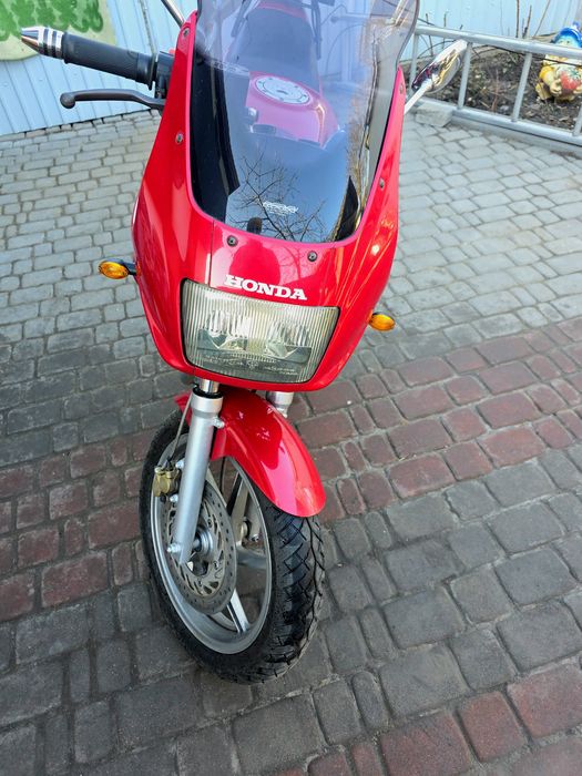 Мотоцикол HONDA cb 500 s