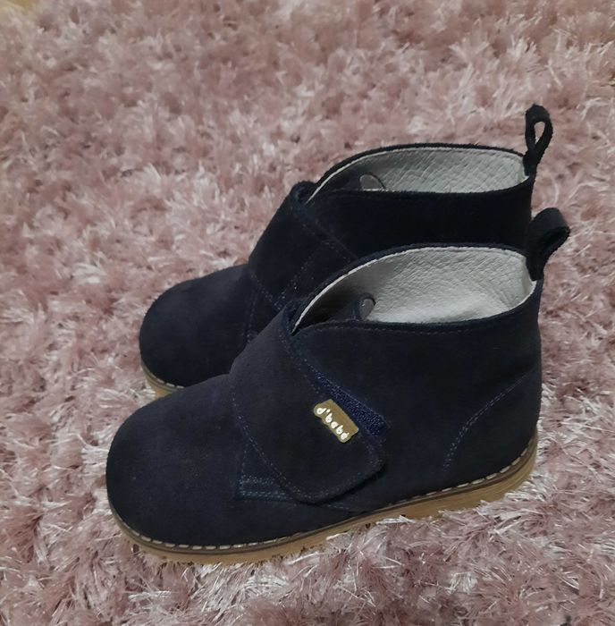 Botas camurça tamanho 25