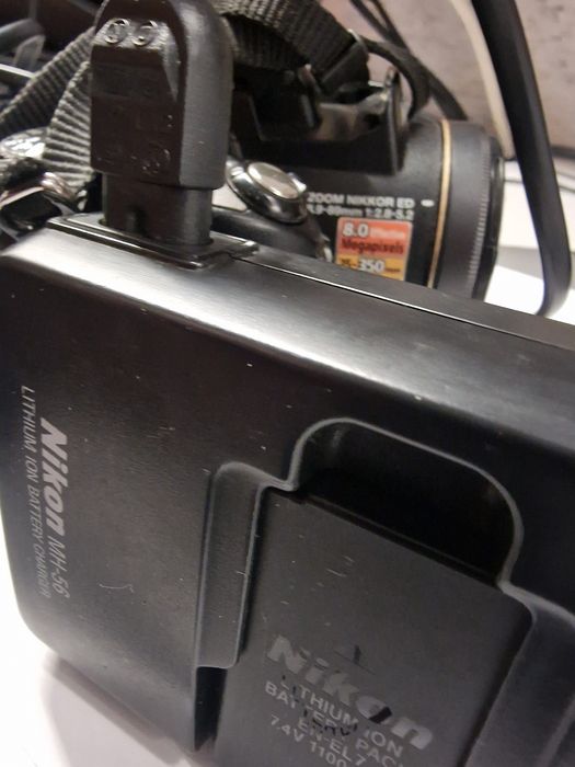 Aparat Nikon MH-56