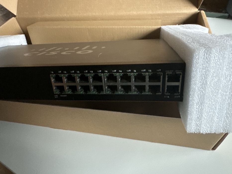 Cisco sg300-20  port gigabit